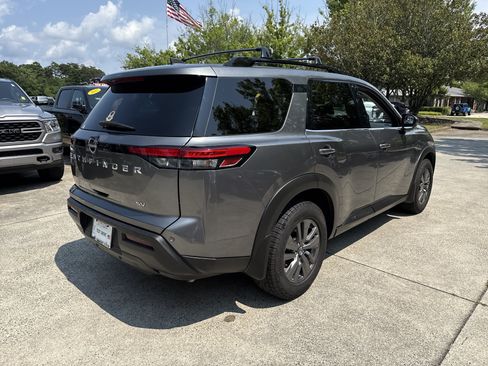 Used 2022 Nissan Pathfinder SV FWD image 7