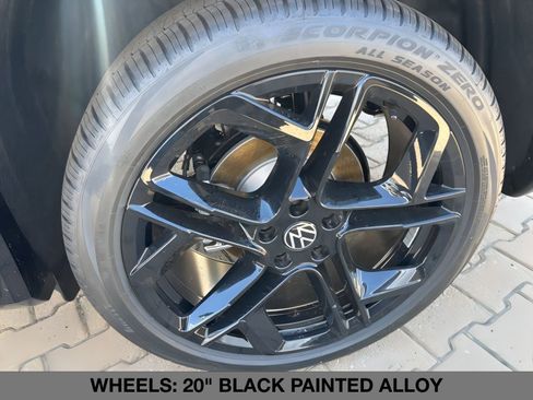 New 2025 Volkswagen Tiguan SE R-Line image 10