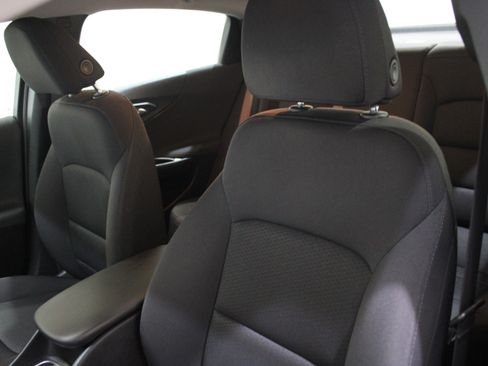 Used 2021 Chevrolet Malibu LS image 5