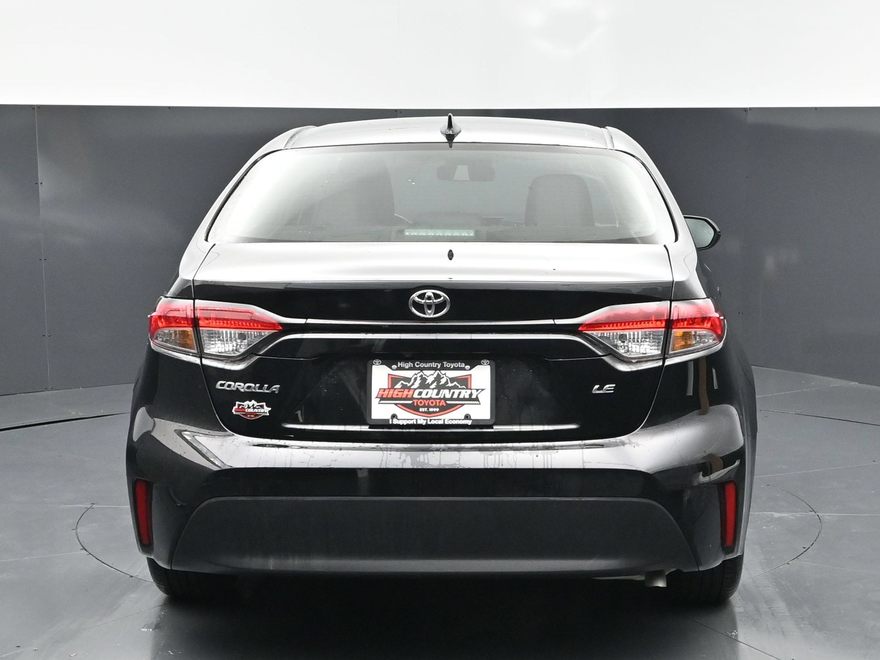 Used 2026 Toyota Corolla LE FWD image 5