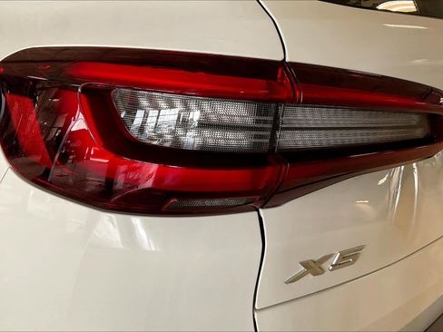 Used 2022 BMW X5 xDrive40i w/ Premium Package image 26