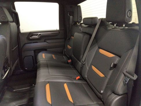 Used 2025 GMC Sierra 2500 AT4 image 32