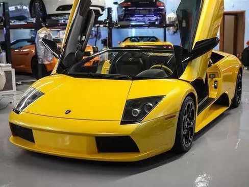 Used 2005 Lamborghini Murcielago Base AWD 2dr Roadster image 1