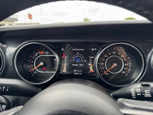 Used 2021 Jeep Wrangler Unlimited Sport AWD/4WD image 21