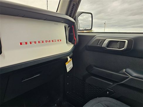 New 2025 Ford Bronco Heritage Edition image 25
