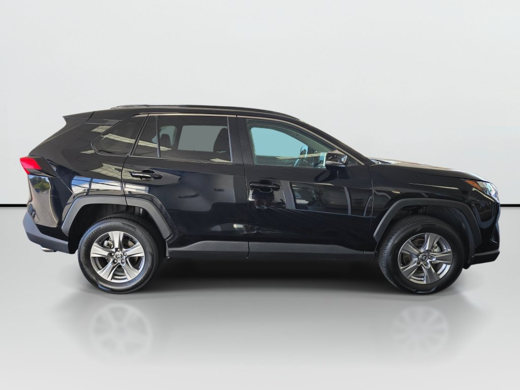 Used 2025 Toyota RAV4 XLE AWD/4WD image 6