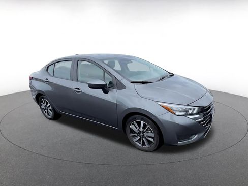 Used 2025 Nissan Versa SV image 1
