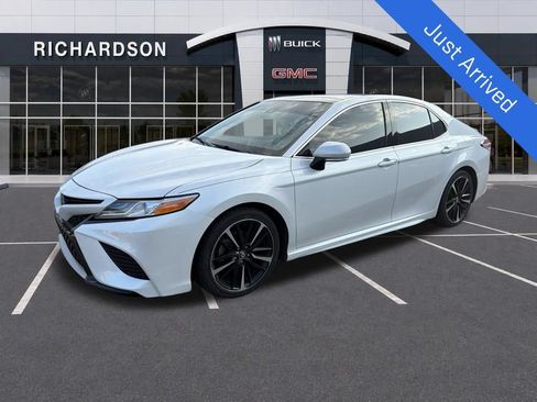 Used 2020 Toyota Camry XSE FWD image 1