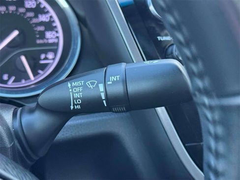 Used 2018 Toyota Camry SE image 24