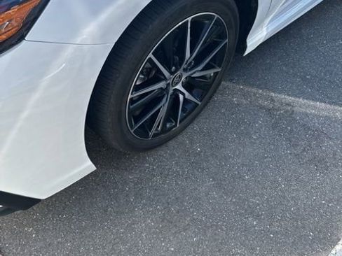 Used 2023 Toyota Camry SE image 3