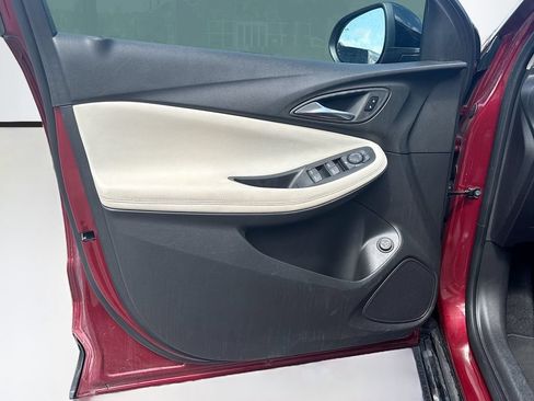 Used 2025 Buick Encore GX Sport Touring w/ Advanced Technology Package FWD image 31