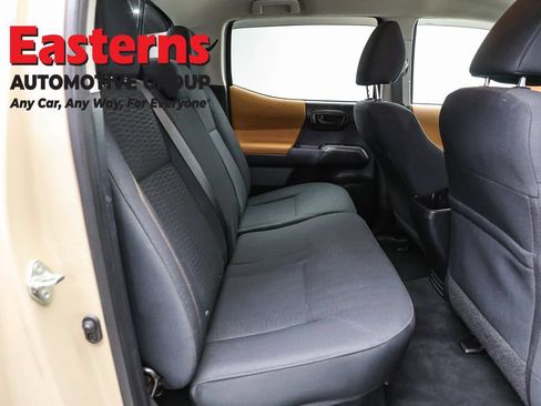Used 2018 Toyota Tacoma SR5 AWD/4WD image 21