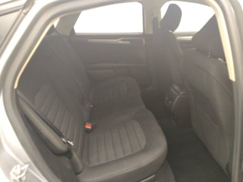 Used 2020 Ford Fusion SE FWD image 19