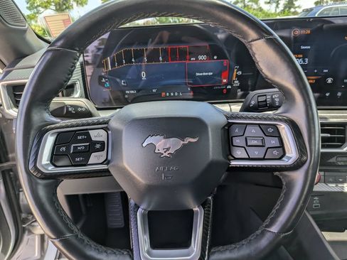Used 2025 Ford Mustang Premium RWD image 28