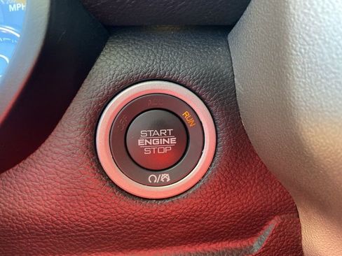 Used 2019 RAM 1500 Laramie image 33