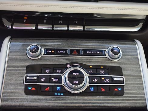 Used 2021 Lincoln Aviator Black Label w/ Dynamic Handling Package AWD/4WD image 28