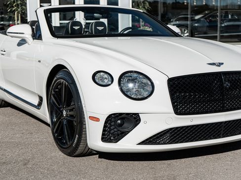 Used 2022 Bentley Continental GT image 16