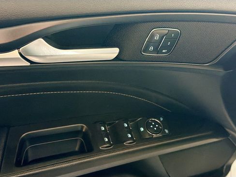 Used 2019 Ford Fusion Titanium AWD/4WD image 15