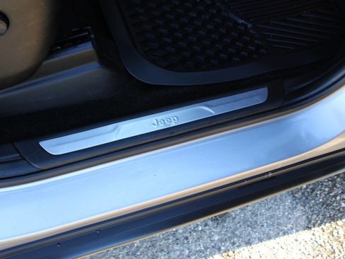 Used 2015 Jeep Grand Cherokee Limited image 78