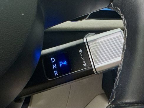 Used 2025 Hyundai Tucson Limited FWD image 17