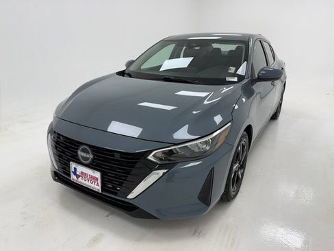 Used 2024 Nissan Sentra SV FWD image 4