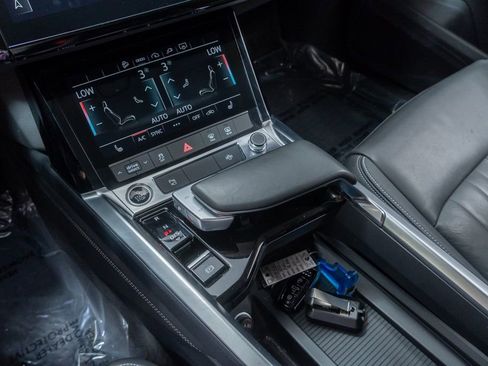 Used 2024 Audi Q8 e-tron Premium image 19