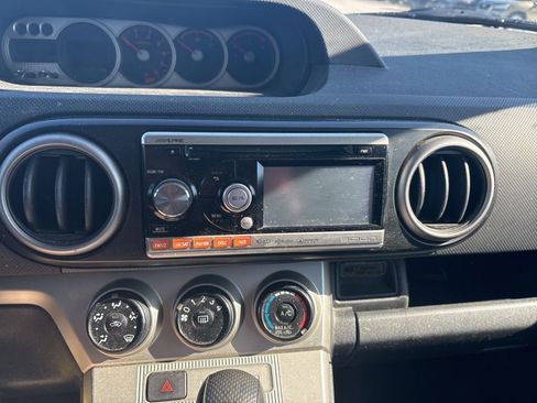 Used 2010 Scion xB image 33