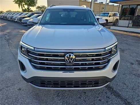 New 2026 Volkswagen Atlas SE image 2