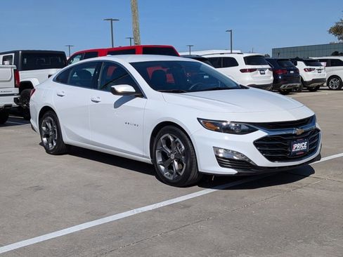 Used 2024 Chevrolet Malibu LT image 3