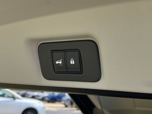 Used 2023 Nissan Ariya FWD image 24