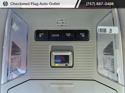 Used 2021 Toyota RAV4 LE AWD/4WD image 10