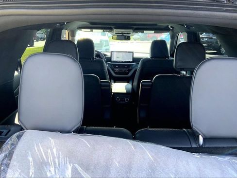 Used 2026 Ford Explorer Tremor w/ Tremor Ultimate Package AWD/4WD image 6