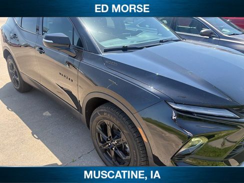 Used 2024 Chevrolet Blazer LT w/ Sound & Technology Package AWD/4WD image 2