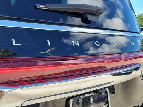 Certified 2023 Lincoln Navigator Reserve AWD/4WD image 11