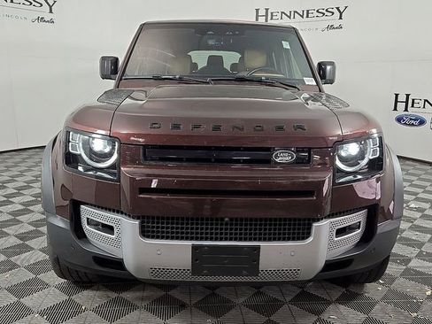 Used 2023 Land Rover Defender 130 SE image 2