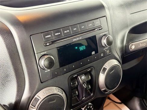 Used 2016 Jeep Wrangler Unlimited Sport w/ Dual Top Group image 12