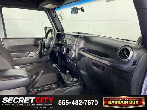 Used 2014 Jeep Wrangler Unlimited Sport image 29
