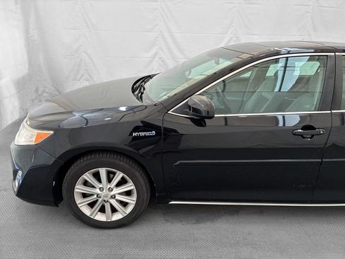 Used 2012 Toyota Camry XLE w/ Leather Pkg FWD image 3