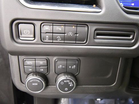 Used 2024 Chevrolet Tahoe Premier image 19