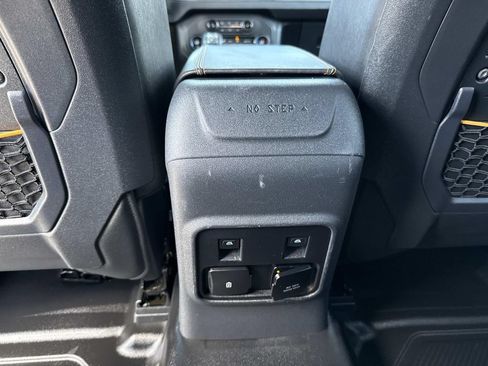 Used 2024 Ford Bronco Badlands AWD/4WD image 23