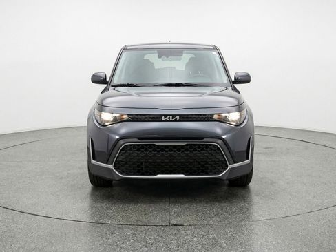 Used 2025 Kia Soul LX w/ LX Technology Package image 2