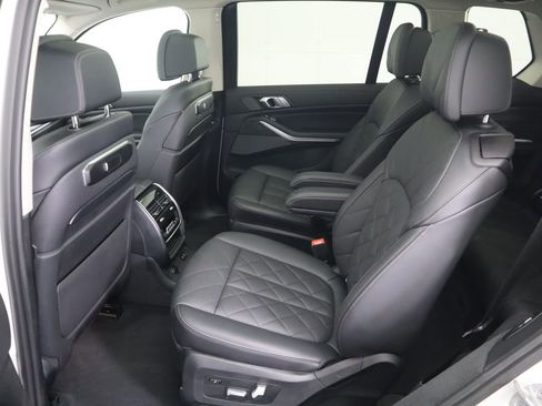 Used 2023 BMW X7 xDrive40i w/ Premium Package image 22