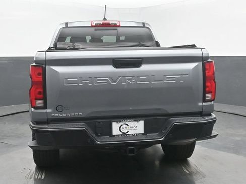 Used 2025 Chevrolet Colorado Z71 w/ Technology Package AWD/4WD image 5