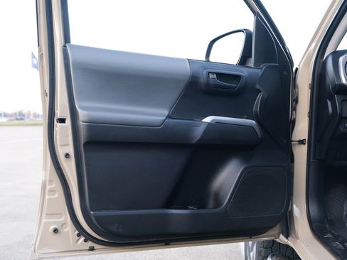 Used 2019 Toyota Tacoma SR5 image 13