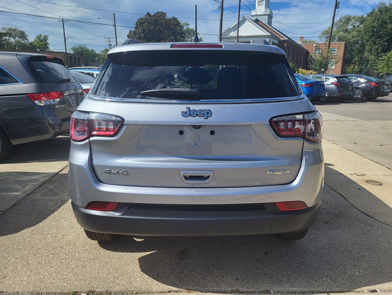 Used 2021 Jeep Compass Latitude AWD/4WD image 5