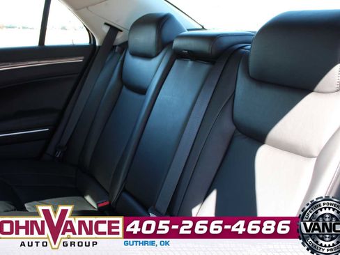 Used 2021 Chrysler 300 Touring L image 21