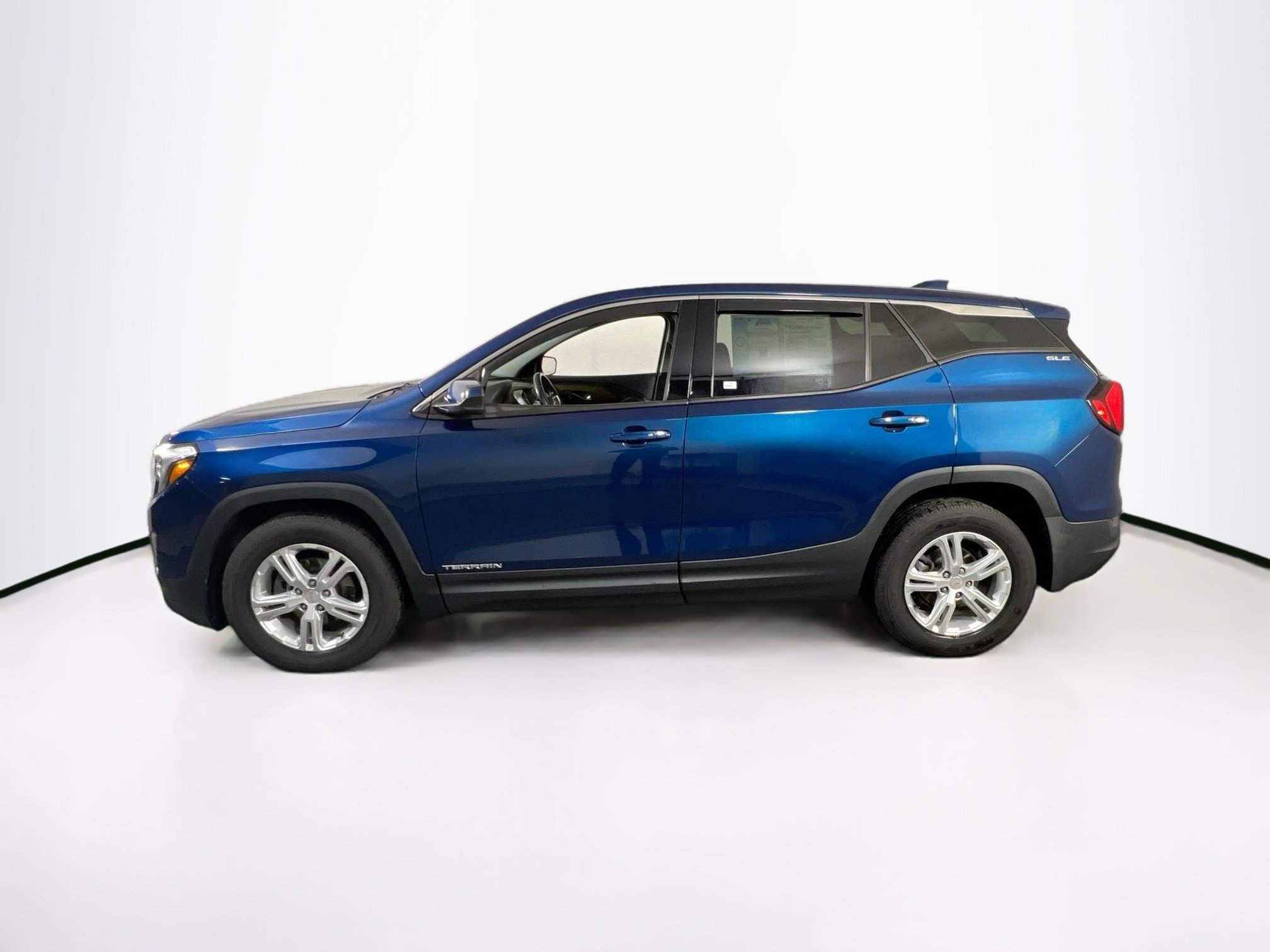 Used 2020 GMC Terrain SLE FWD image 8