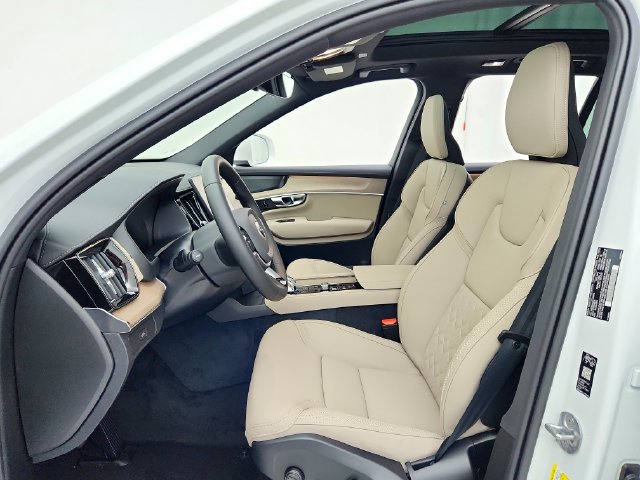 New 2026 Volvo XC90 B6 Plus w/ Protection Package Premier AWD/4WD image 21