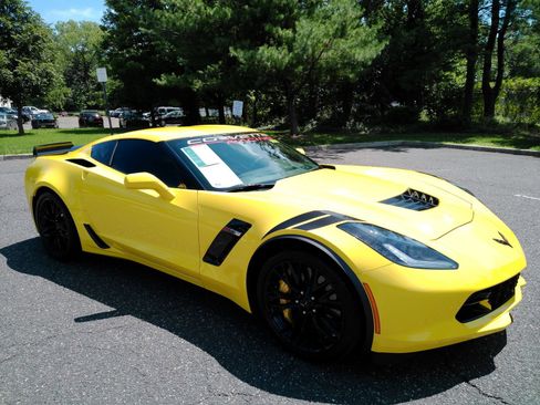 Used 2017 Chevrolet Corvette Z06 RWD image 2