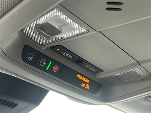 Used 2020 GMC Terrain SLE w/ Elevation Edition image 24